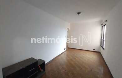 Imagem: O apartamento possui 3 Dormitórios, 1 Banheiro, 1 Vaga na garagem