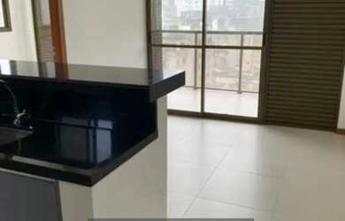 Imagem: O apartamento possui 1 Dormitório, 1 Banheiro, 1 Vaga na garagem