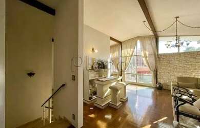 Imagem: A casa possui 4 Dormitórios, 2 Banheiros, 2 Vagas na garagem