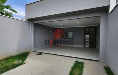 Imagem: A casa possui 3 Dormitórios, 2 Banheiros, 3 Vagas na garagem