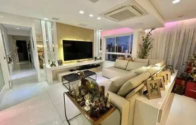 Imagem: O apartamento possui 4 Dormitórios, 5 Banheiros, 4 Vagas na