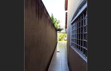 Imagem: A casa em condomínio possui 1 Dormitório, 1 Banheiro e está