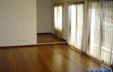 Imagem: O apartamento possui 3 Dormitórios, 2 Banheiros, 3 Vagas na