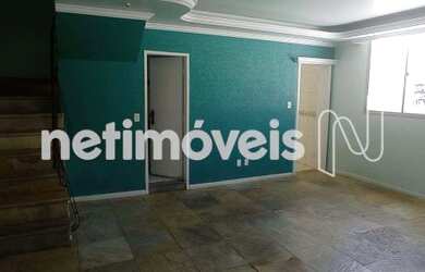 Imagem: A casa possui 5 Dormitórios, 3 Banheiros, 2 Vagas na garagem