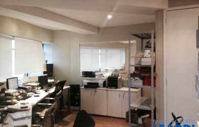 Imagem: O depósito possui 2 Vagas na garagem, 56m² de Área e está