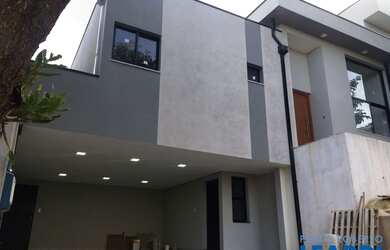 Imagem: A casa em condomínio possui 3 Dormitórios, 4 Banheiros, 4