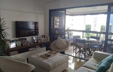 Imagem: O apartamento possui 4 Dormitórios, 4 Banheiros, 2 Vagas na