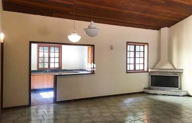 Imagem: A casa em condomínio possui 4 Dormitórios, 4 Banheiros, 5