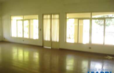 Imagem: A casa em condomínio possui 4 Dormitórios, 5 Banheiros, 5