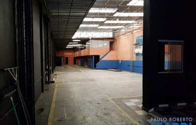 Imagem: O depósito possui 5 Vagas na garagem e 960m² de Área e está