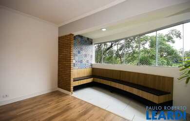 Imagem: O apartamento possui 2 Dormitórios, 2 Banheiros, 2 Vagas na