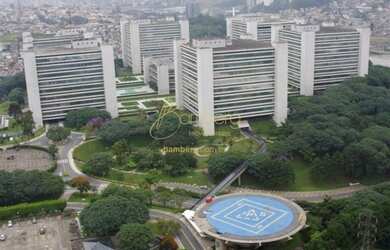 Imagem: O depósito possui 5 Vagas na garagem, 2.844m² de Área e