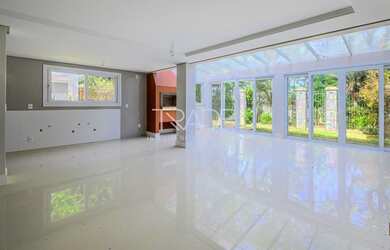 Imagem: A casa em condomínio possui 3 Dormitórios, 5 Banheiros, 3