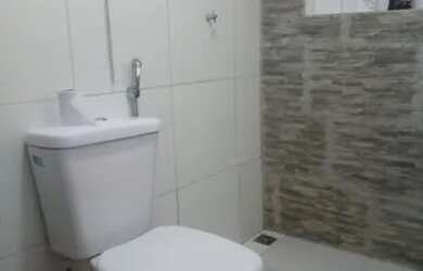 Imagem: A casa possui 2 Dormitórios, 2 Banheiros, 1 Vaga na garagem