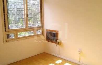 Imagem 8: Apartamento de 2 (dois) dormitórios na rua Santo Antônio, muito bem localizado, ficando a