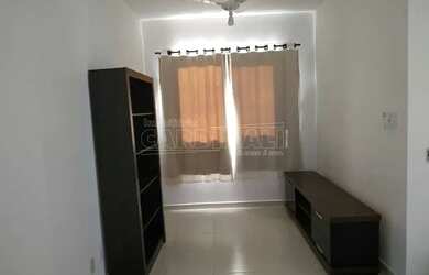 Imagem: O apartamento possui 2 Dormitórios, 1 Banheiro, 1 Vaga na garagem