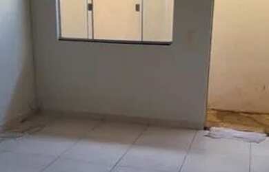 Imagem: A casa possui 2 Dormitórios, 2 Banheiros, 1 Vaga na garagem