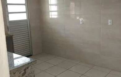 Imagem: A casa possui 2 Dormitórios, 1 Banheiro e está localizado