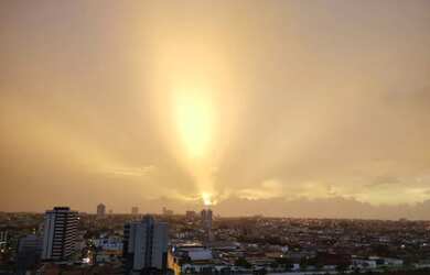 Imagem: A casa possui 2 Dormitórios, 2 Banheiros, 1 Vaga na garagem