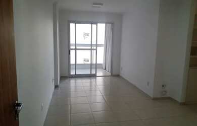 Imagem: O apartamento possui 3 Dormitórios, 1 Banheiro, 2 Vagas na