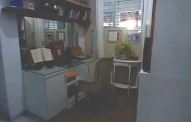 Imagem: A casa possui 4 Dormitórios, 3 Banheiros, 3 Vagas na garagem