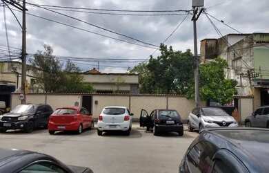 Imagem: A casa possui 2 Dormitórios, 1 Banheiro, 1 Vaga na garagem