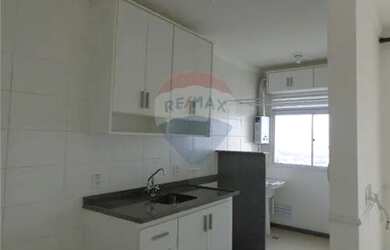 Imagem: O apartamento possui 2 Dormitórios, 1 Banheiro, 1 Vaga na garagem