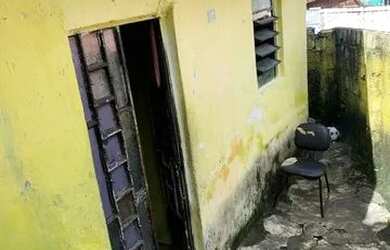 Imagem: A casa possui 2 Dormitórios, 1 Banheiro e está localizado