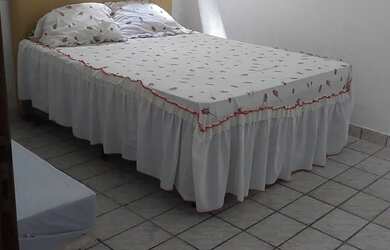 Imagem: A casa possui 2 Dormitórios, 2 Banheiros e 1 Vaga na garagem