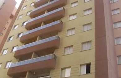 Imagem: O apartamento possui 3 Dormitórios, 1 Banheiro, 2 Vagas na