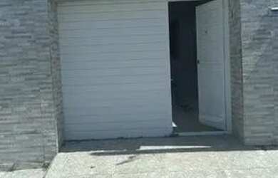 Imagem: A casa possui 3 Dormitórios, 5 Banheiros, 2 Vagas na garagem
