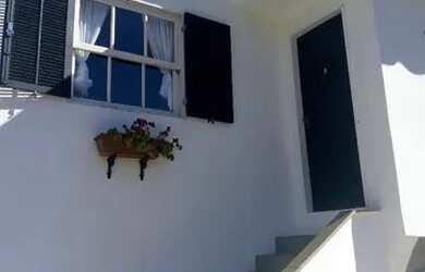 Imagem: A casa possui 3 Dormitórios, 1 Banheiro, 1 Vaga na garagem