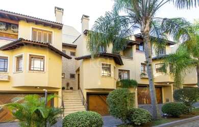 Imagem: A casa em condomínio possui 3 Dormitórios, 4 Banheiros, 2