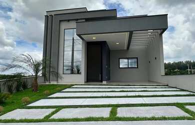 Imagem: A casa em condomínio possui 3 Dormitórios, 3 Banheiros, 2