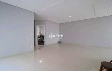 Imagem 2: Casa residencial com 5 suítes disponível para locação no bairro Jardim...