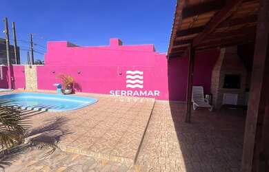 Imagem: A casa possui 4 Dormitórios, 3 Banheiros, 3 Vagas na garagem