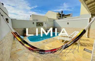 Imagem: A casa possui 3 Dormitórios, 2 Banheiros, 3 Vagas na garagem