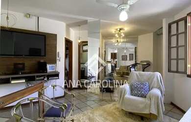 Imagem: A casa possui 3 Dormitórios, 3 Banheiros, 1 Vaga na garagem