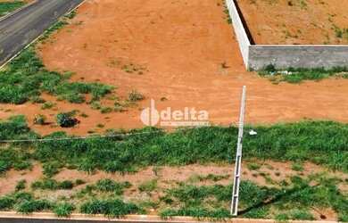 Imagem: O terreno possui 325m² de Área, Imóvel novo e está localizado