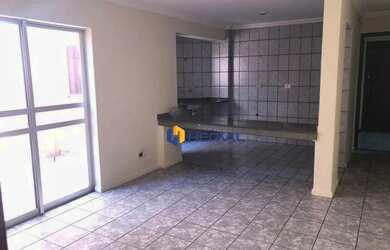 Imagem: O apartamento possui 1 Dormitório, 1 Banheiro, 1 Vaga na garagem