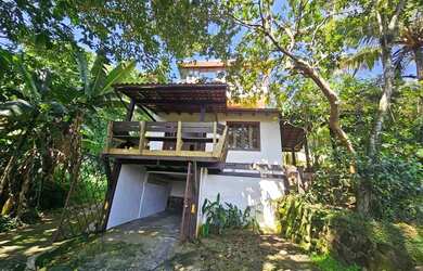 Imagem: A casa possui 3 Dormitórios, 3 Banheiros, 1 Vaga na garagem