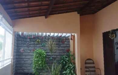 Imagem 2: Casa na Cohab. Churrasqueira, Varanda, 200m² de Áreae2 Vagas na garagem