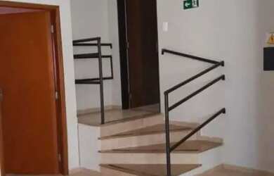 Imagem: O depósito possui 4 Vagas na garagem e 180m² de Área e está