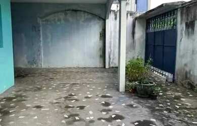 Imagem: A casa possui 2 Dormitórios, 1 Banheiro, 1 Vaga na garagem