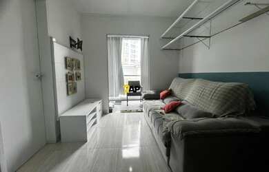 Imagem: O apartamento possui 1 Dormitório, 1 Banheiro, 1 Vaga na garagem