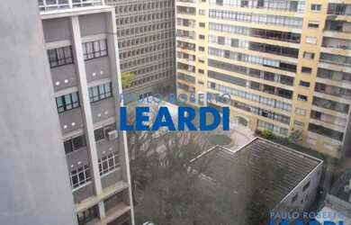 Imagem: O depósito possui 4 Vagas na garagem, 497m² de Área e está