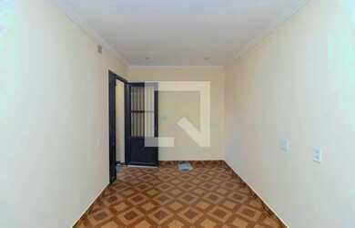 Imagem: A casa possui 2 Dormitórios, 2 Banheiros, 2 Vagas na garagem