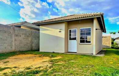 Imagem: A casa possui 2 Dormitórios, 1 Banheiro, 1 Vaga na garagem