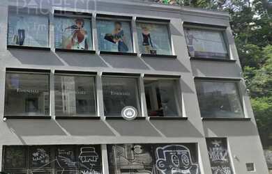 Imagem: O depósito possui 5 Vagas na garagem e 500m² de Área e está