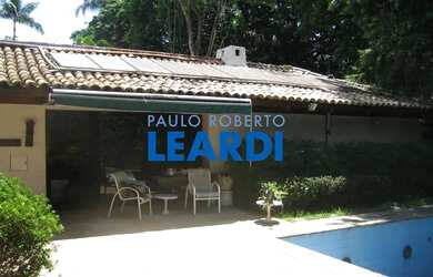 Imagem: O depósito possui 5 Vagas na garagem, 490m² de Área e está